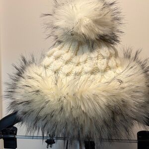 Creative Memories White and Gray Knit Hat
LikeNew,Very clean